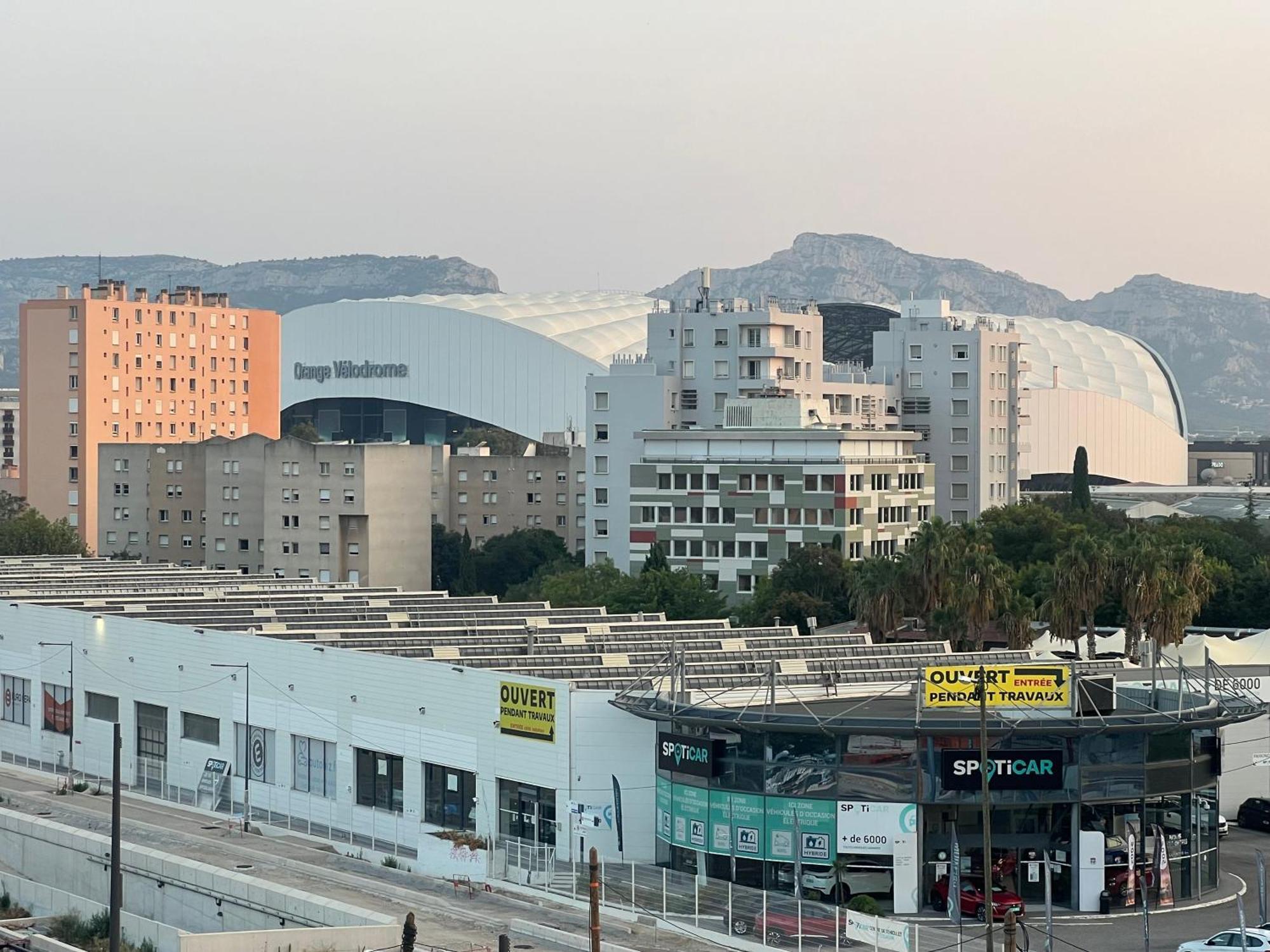 Appartement 2 Chambre Et Grand Sejour 100M2 A 5 Min Du Stade Velodrome Marseille Exteriör bild