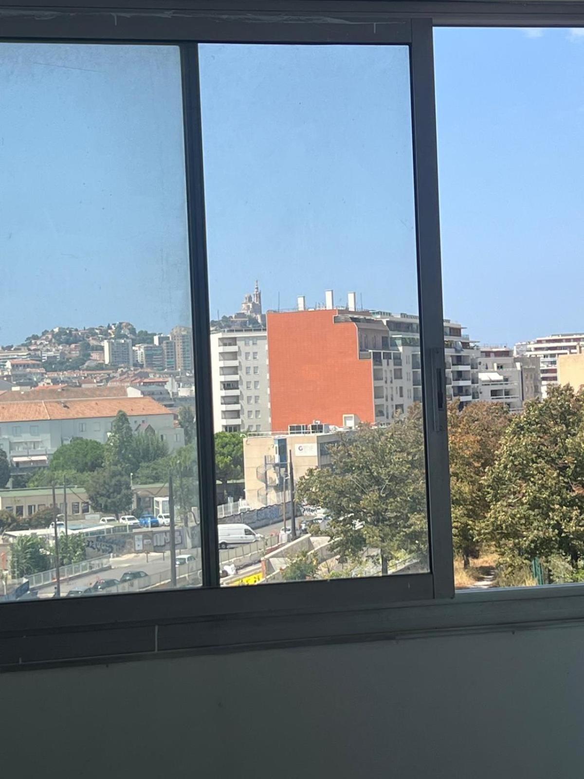 Appartement 2 Chambre Et Grand Sejour 100M2 A 5 Min Du Stade Velodrome Marseille Exteriör bild